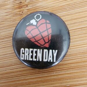Green Day American Idiot Album Band Music‎ Pin Button Pinback Badge Collectible